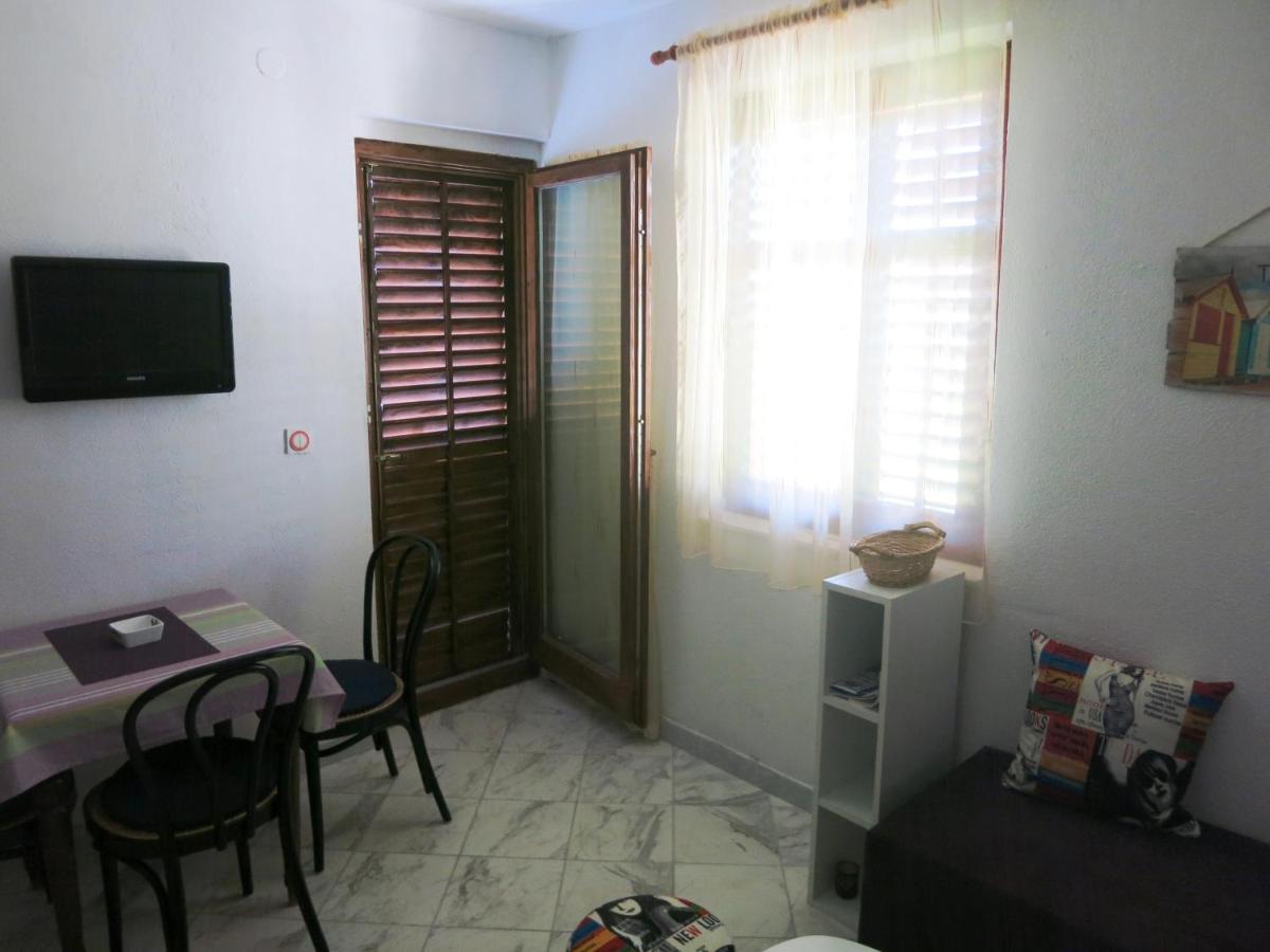 Apartments Delibasic Rogoznica  Luaran gambar